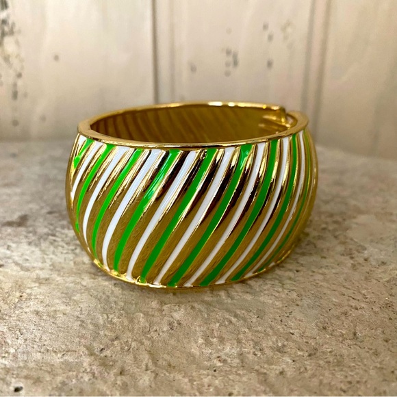 Gold green and white coloured metal hinged bangle style bracelet - Picture 1 of 3